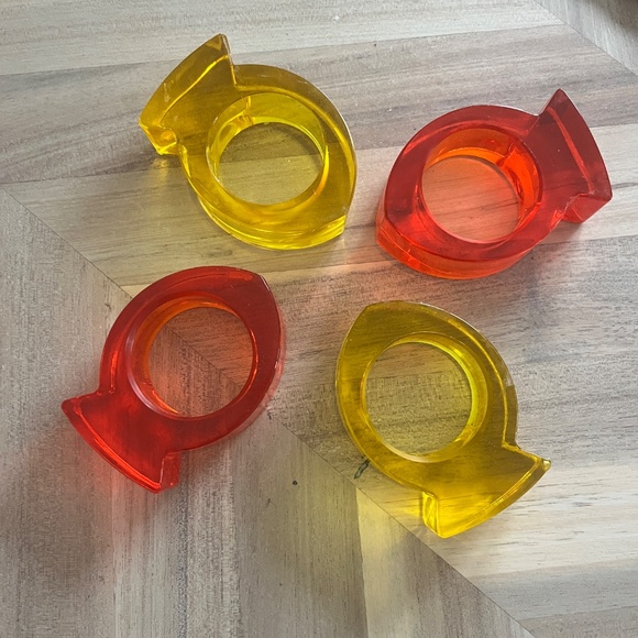 Set of 4 Vintage Fish Shaped Acrylic / Lucite Napkin Holders - Picture 2 of 3